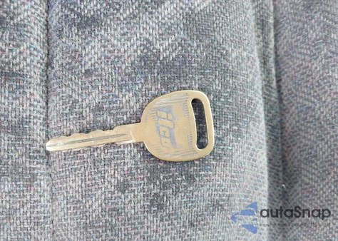 2005 Chevrolet Express from USA, damaged, VIN 1GCGG25V851137795